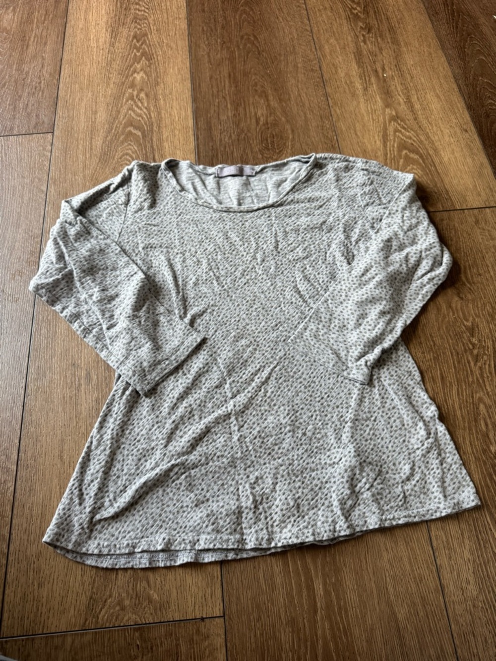 Cut Loose Light Gray Scoop Neck Long Sleeve Top